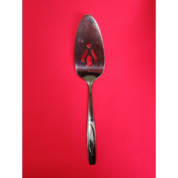 International Whispering Leaves-Autumn Leaf Pie Server Rogers Cutlery Stainless - Picture 1 of 3